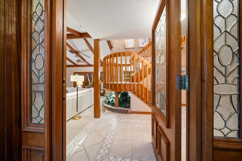 En Venta: $1,199,000 (4 camas, 2 baños, 3096 Pies cuadrados)