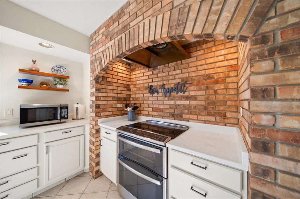 En Venta: $1,199,000 (4 camas, 2 baños, 3096 Pies cuadrados)