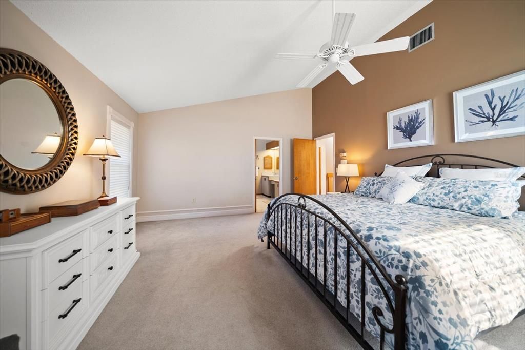 En Venta: $1,199,000 (4 camas, 2 baños, 3096 Pies cuadrados)