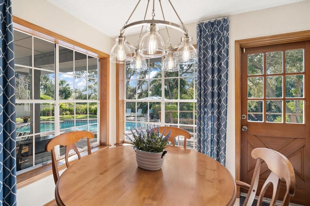 En Venta: $1,199,000 (4 camas, 2 baños, 3096 Pies cuadrados)