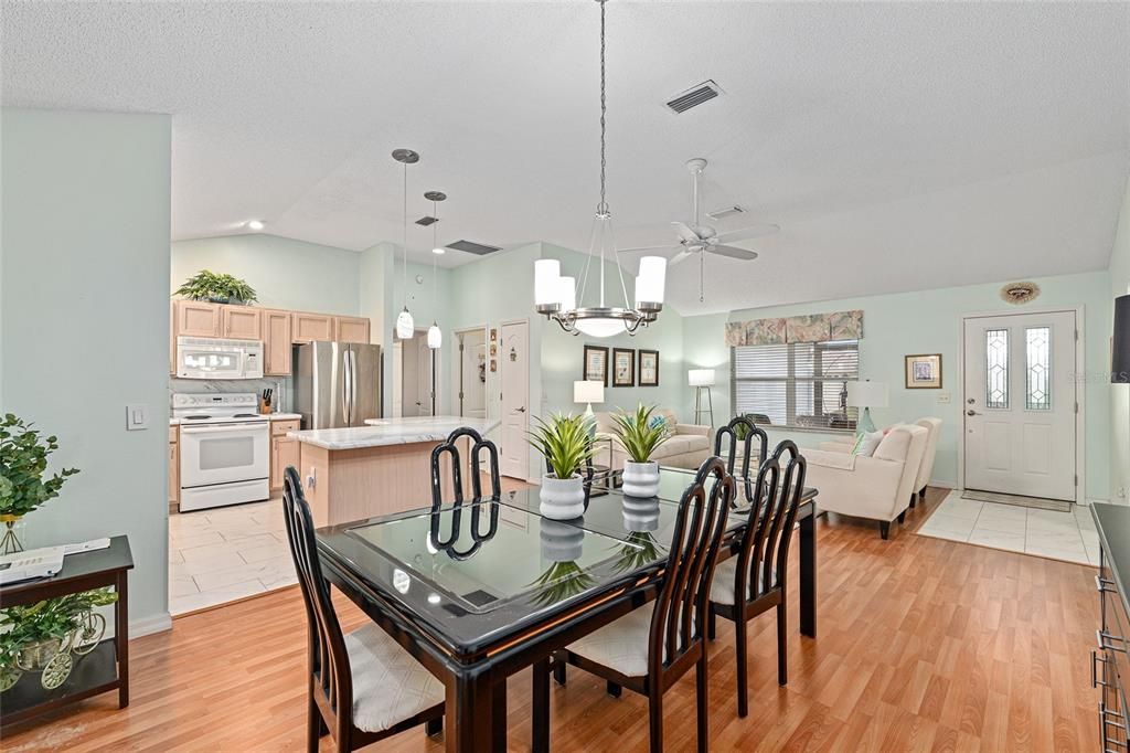 待售: $324,990 (3 贝兹, 2 浴室, 1392 平方英尺)