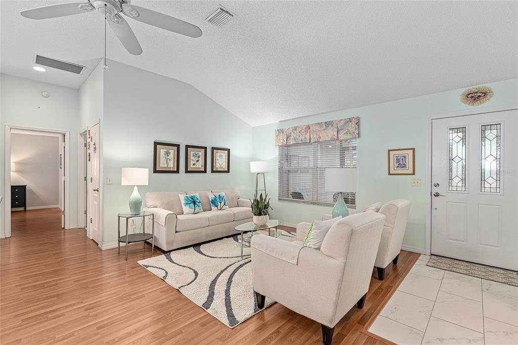 待售: $324,990 (3 贝兹, 2 浴室, 1392 平方英尺)