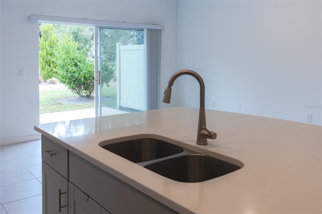 En Venta: $259,900 (3 camas, 2 baños, 1365 Pies cuadrados)