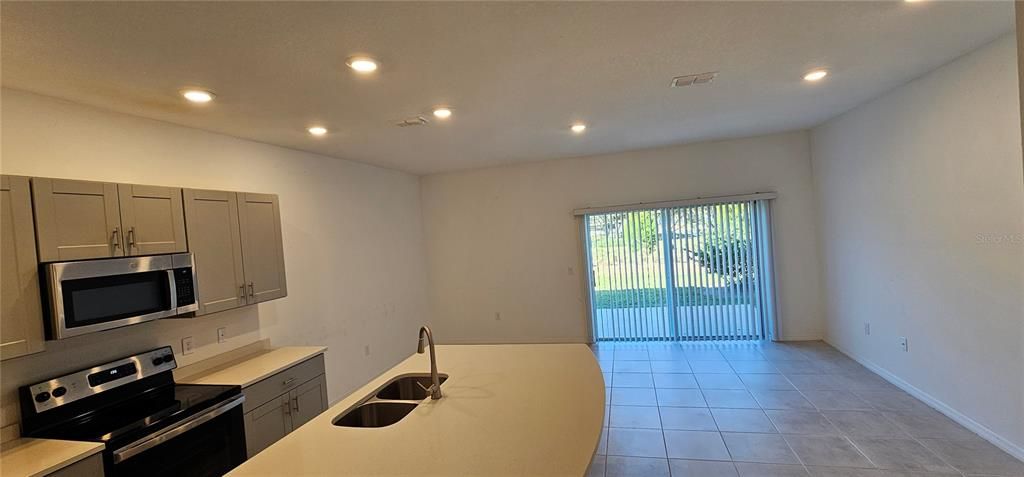 En Venta: $259,900 (3 camas, 2 baños, 1365 Pies cuadrados)