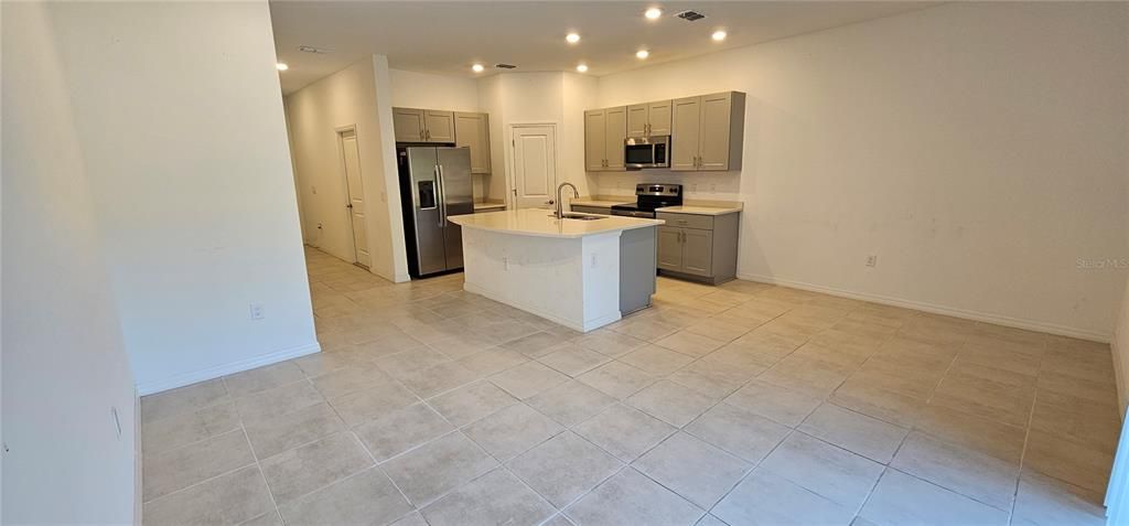 En Venta: $259,900 (3 camas, 2 baños, 1365 Pies cuadrados)