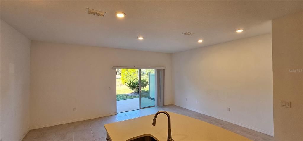 En Venta: $259,900 (3 camas, 2 baños, 1365 Pies cuadrados)