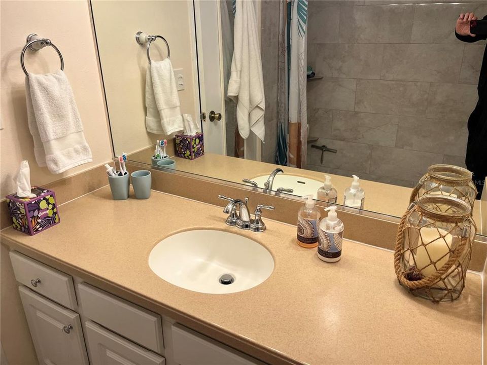 For Sale: $425,000 (1 beds, 1 baths, 707 Square Feet)