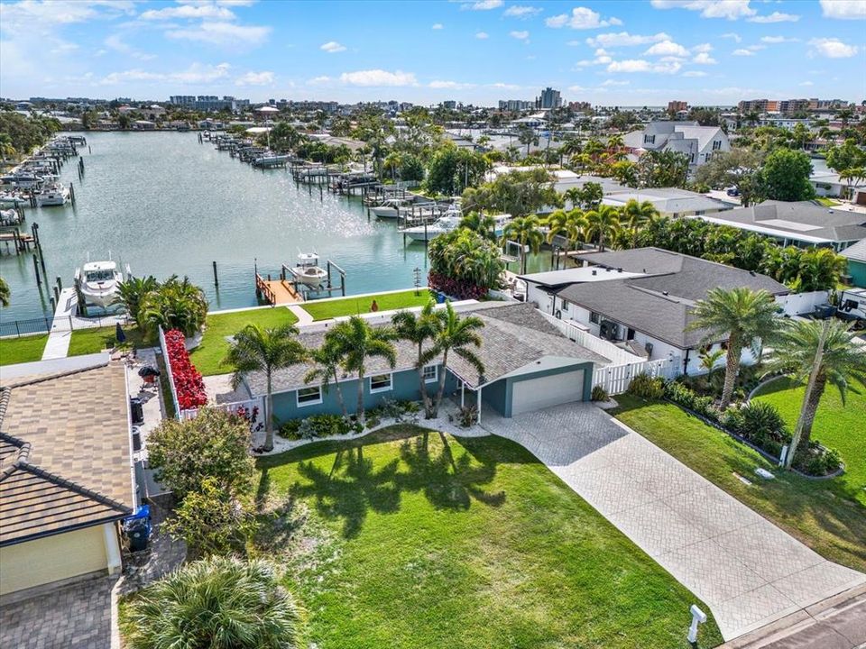 На продажу: $1,200,000 (3 спален, 2 ванн, 1337 Квадратных фут)