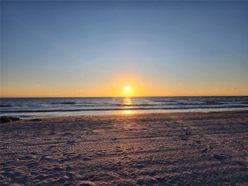 На продажу: $1,200,000 (3 спален, 2 ванн, 1337 Квадратных фут)