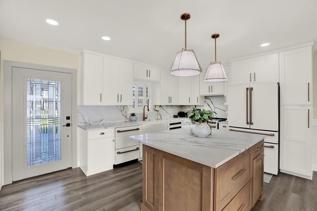 На продажу: $1,200,000 (3 спален, 2 ванн, 1337 Квадратных фут)