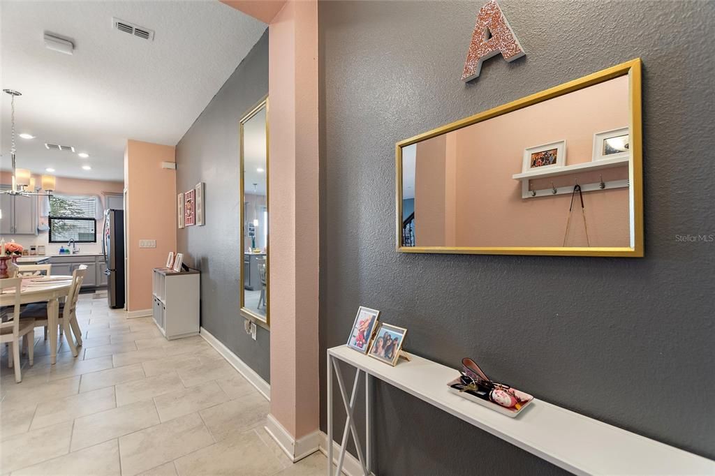 En Venta: $299,000 (3 camas, 2 baños, 1912 Pies cuadrados)