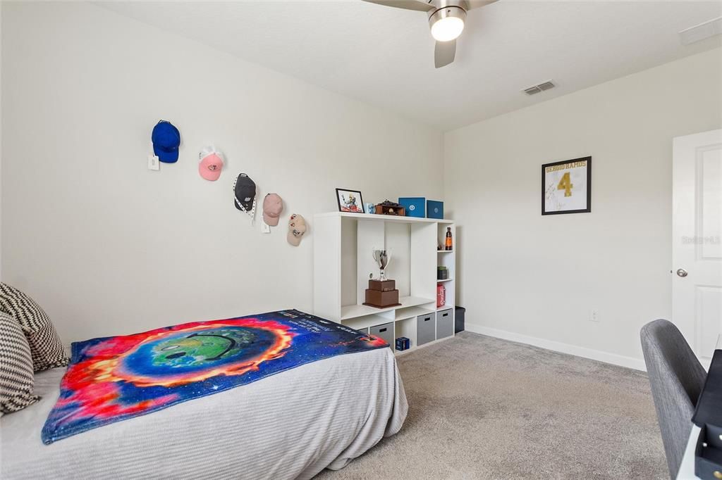 En Venta: $299,000 (3 camas, 2 baños, 1912 Pies cuadrados)