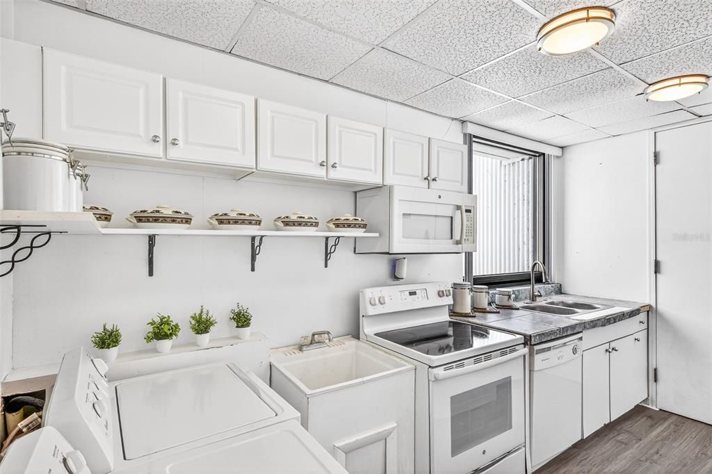 На продажу: $9,950,000 (9 спален, 12 ванн, 14623 Квадратных фут)