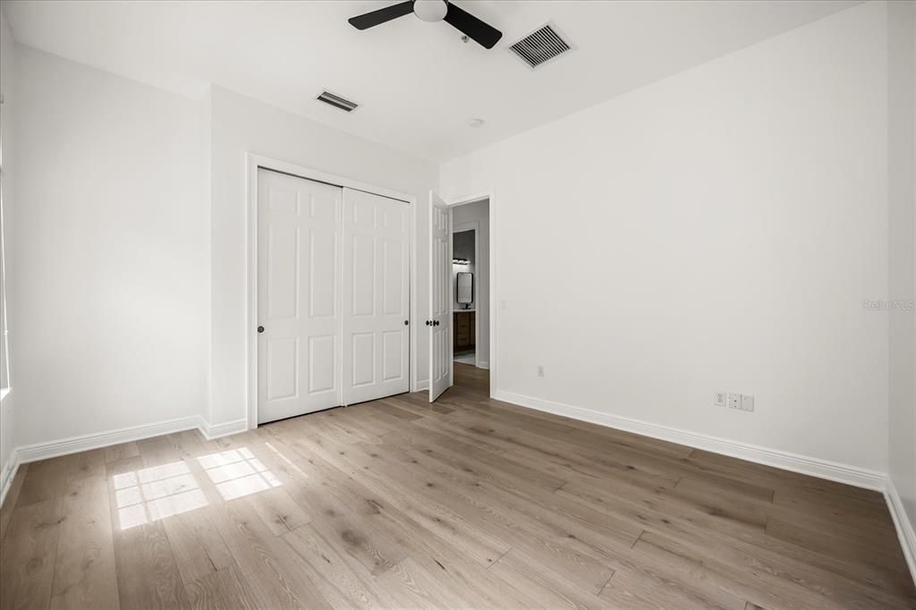 出租: $4,500 (3 贝兹, 2 浴室, 1894 平方英尺)