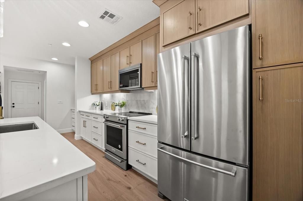 出租: $4,500 (3 贝兹, 2 浴室, 1894 平方英尺)