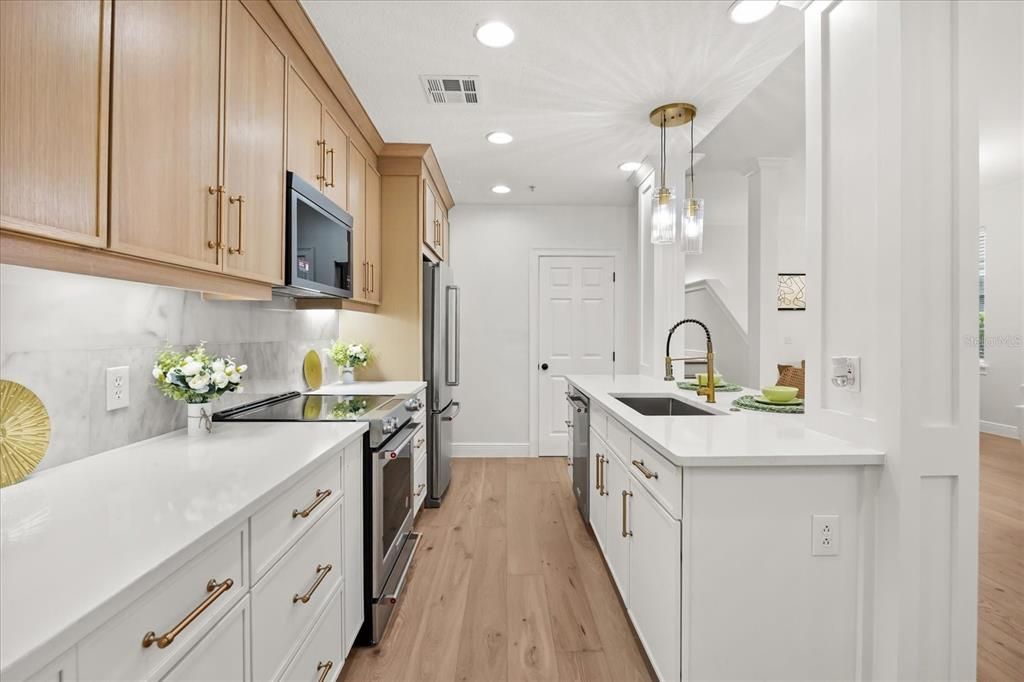 出租: $4,500 (3 贝兹, 2 浴室, 1894 平方英尺)