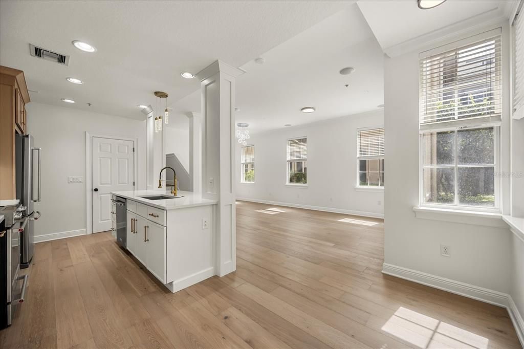 出租: $4,500 (3 贝兹, 2 浴室, 1894 平方英尺)