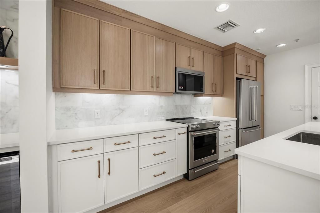 出租: $4,500 (3 贝兹, 2 浴室, 1894 平方英尺)