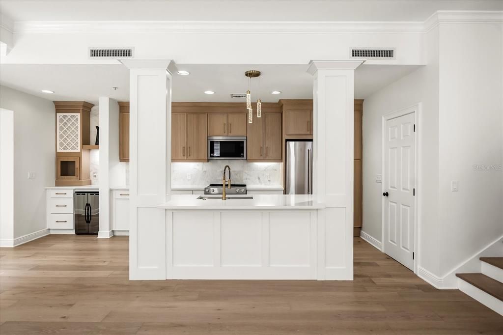 出租: $4,500 (3 贝兹, 2 浴室, 1894 平方英尺)