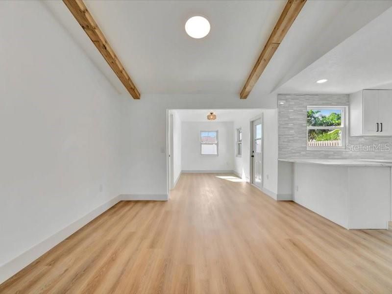 На продажу: $424,900 (3 спален, 2 ванн, 1500 Квадратных фут)