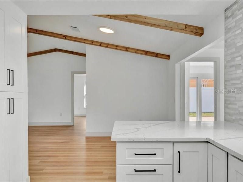 На продажу: $424,900 (3 спален, 2 ванн, 1500 Квадратных фут)