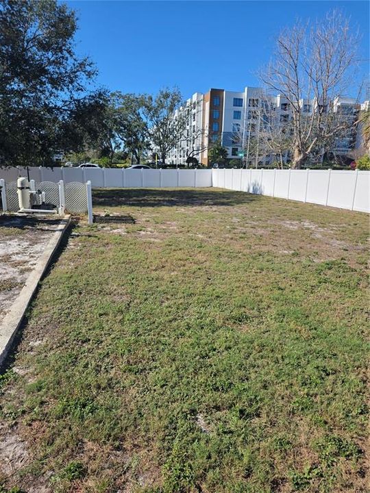 出租: $3,250 (3 贝兹, 2 浴室, 1242 平方英尺)