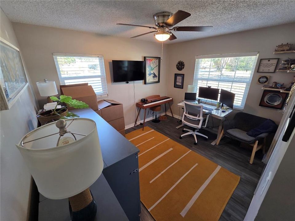 出租: $3,250 (3 贝兹, 2 浴室, 1242 平方英尺)