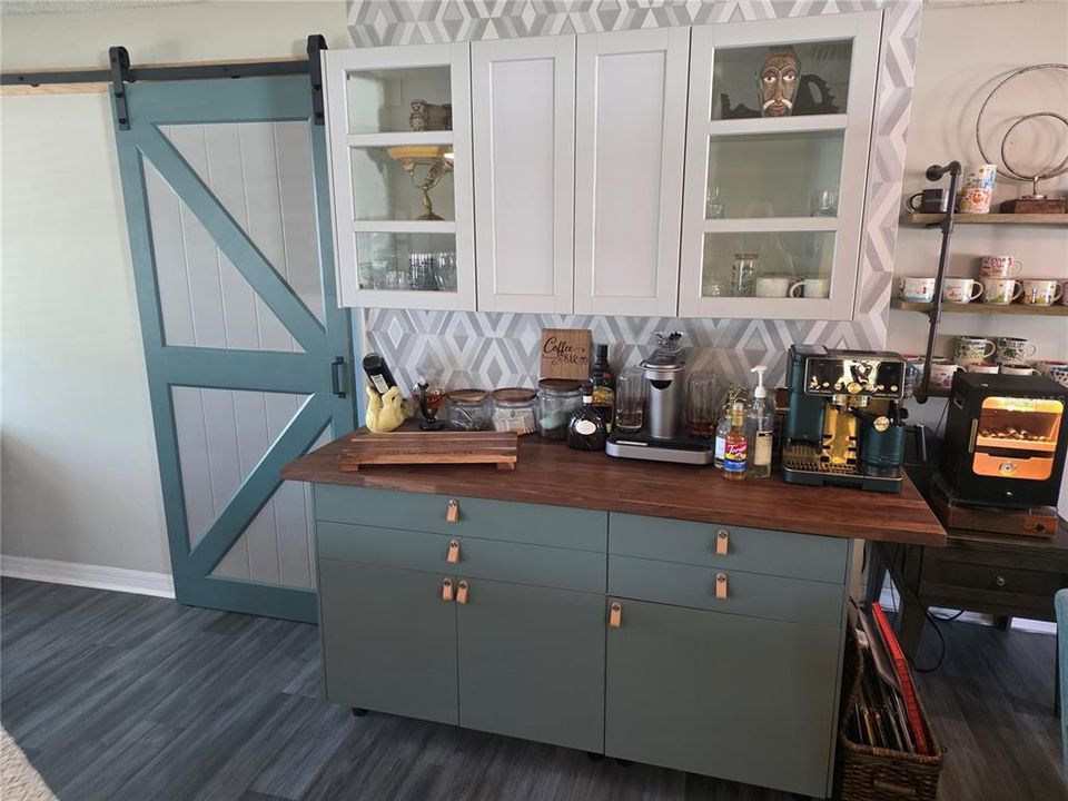 出租: $3,250 (3 贝兹, 2 浴室, 1242 平方英尺)