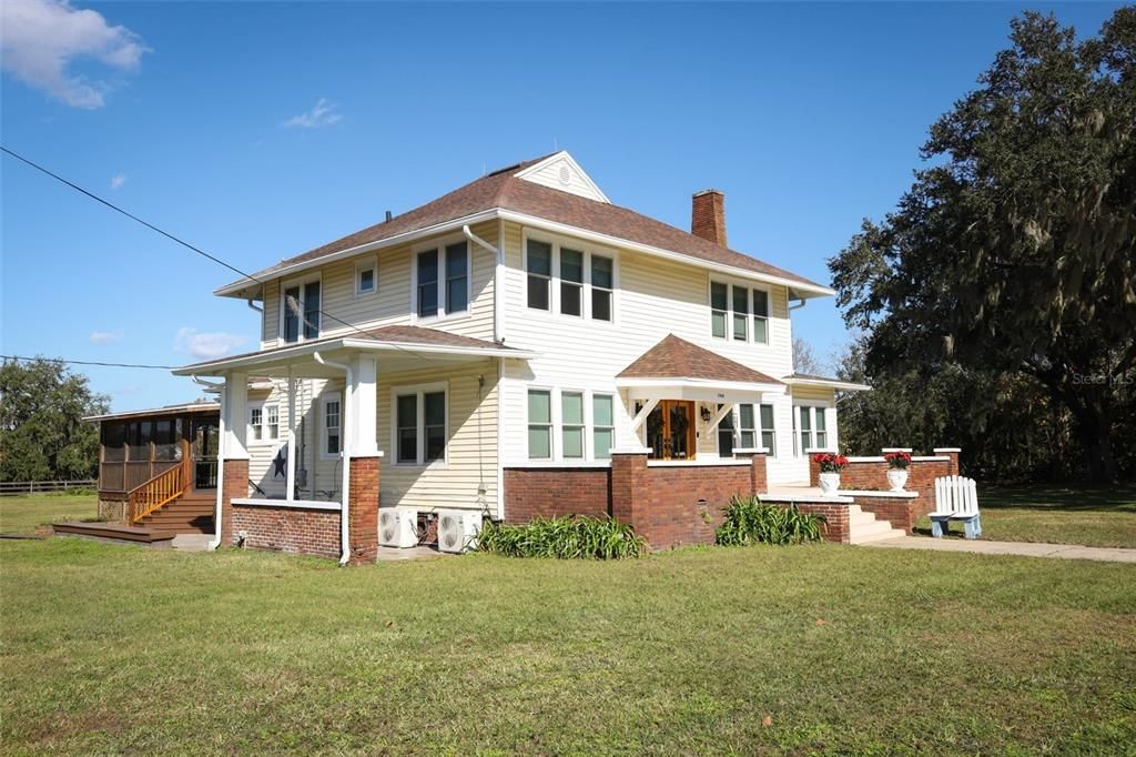 For Sale: $575,000 (4 beds, 2 baths, 2624 Square Feet)