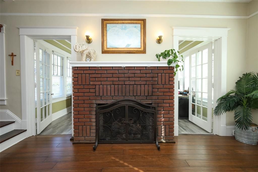 For Sale: $575,000 (4 beds, 2 baths, 2624 Square Feet)