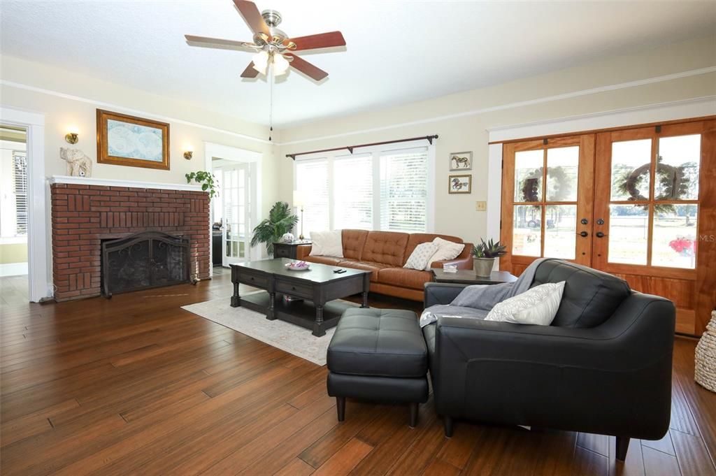 For Sale: $575,000 (4 beds, 2 baths, 2624 Square Feet)