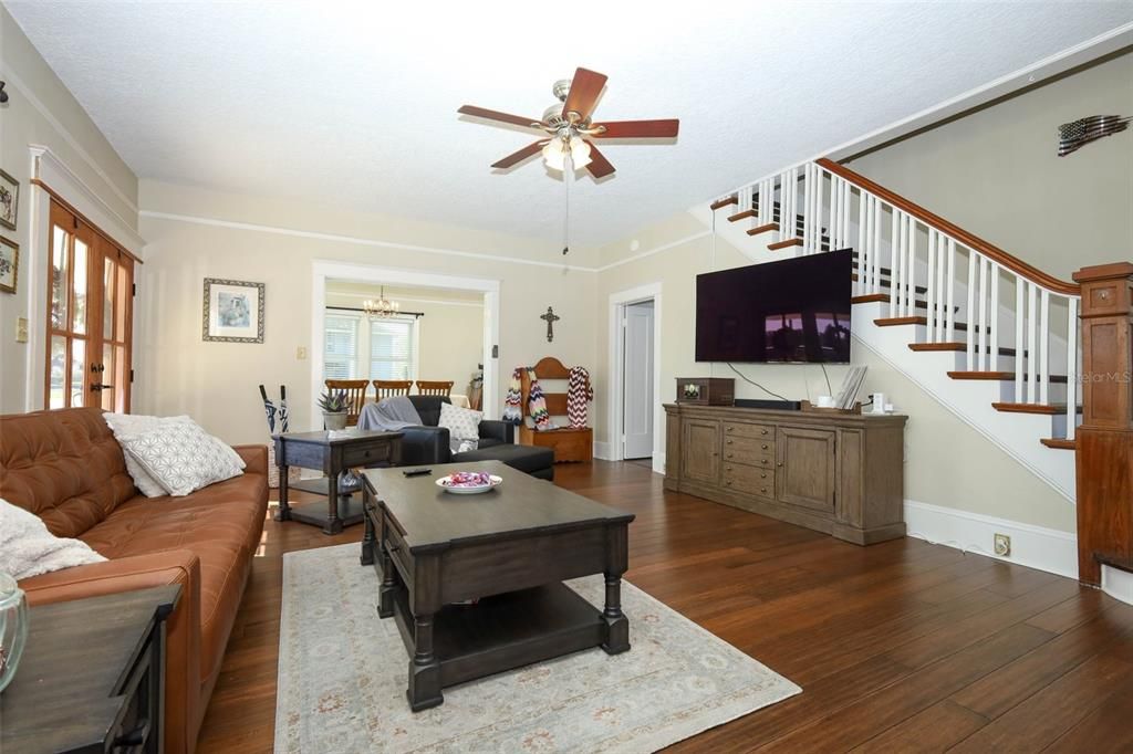 For Sale: $575,000 (4 beds, 2 baths, 2624 Square Feet)