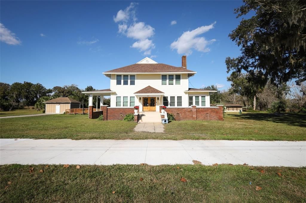 For Sale: $575,000 (4 beds, 2 baths, 2624 Square Feet)