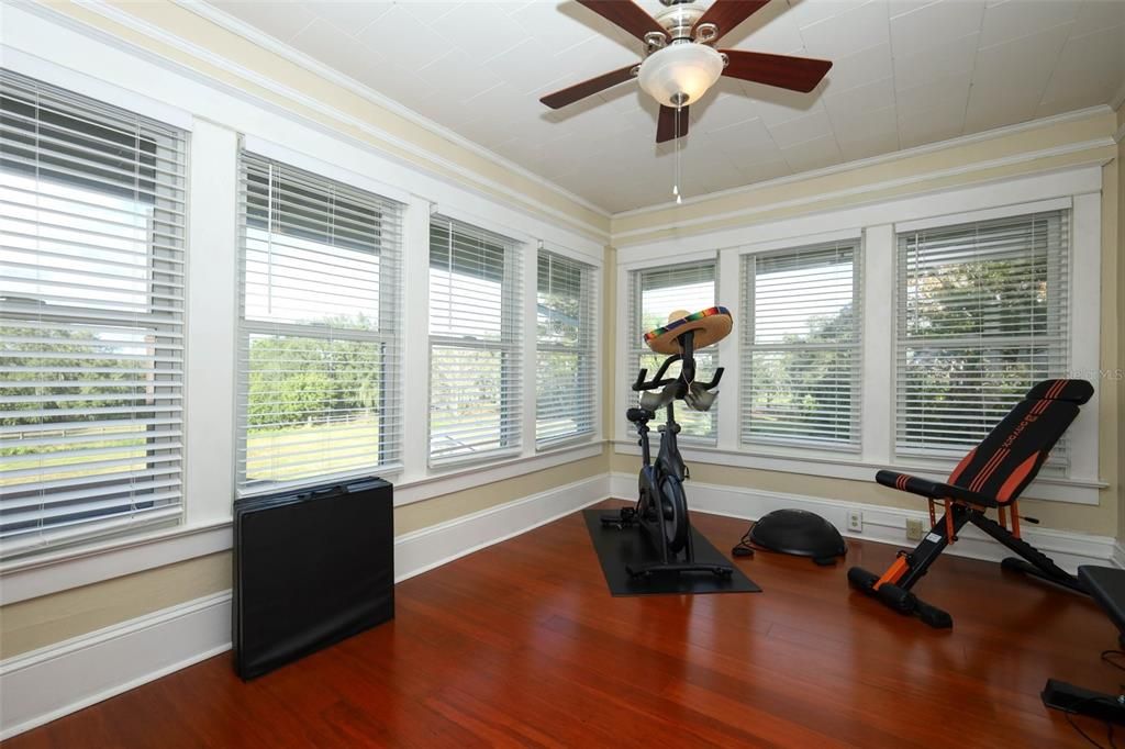 For Sale: $575,000 (4 beds, 2 baths, 2624 Square Feet)