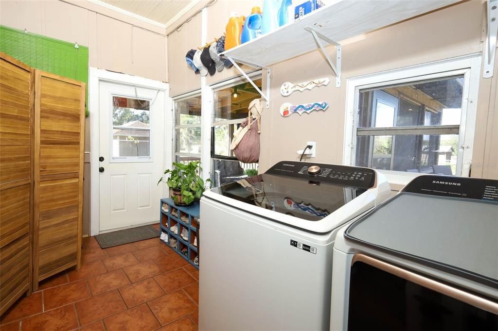 For Sale: $575,000 (4 beds, 2 baths, 2624 Square Feet)