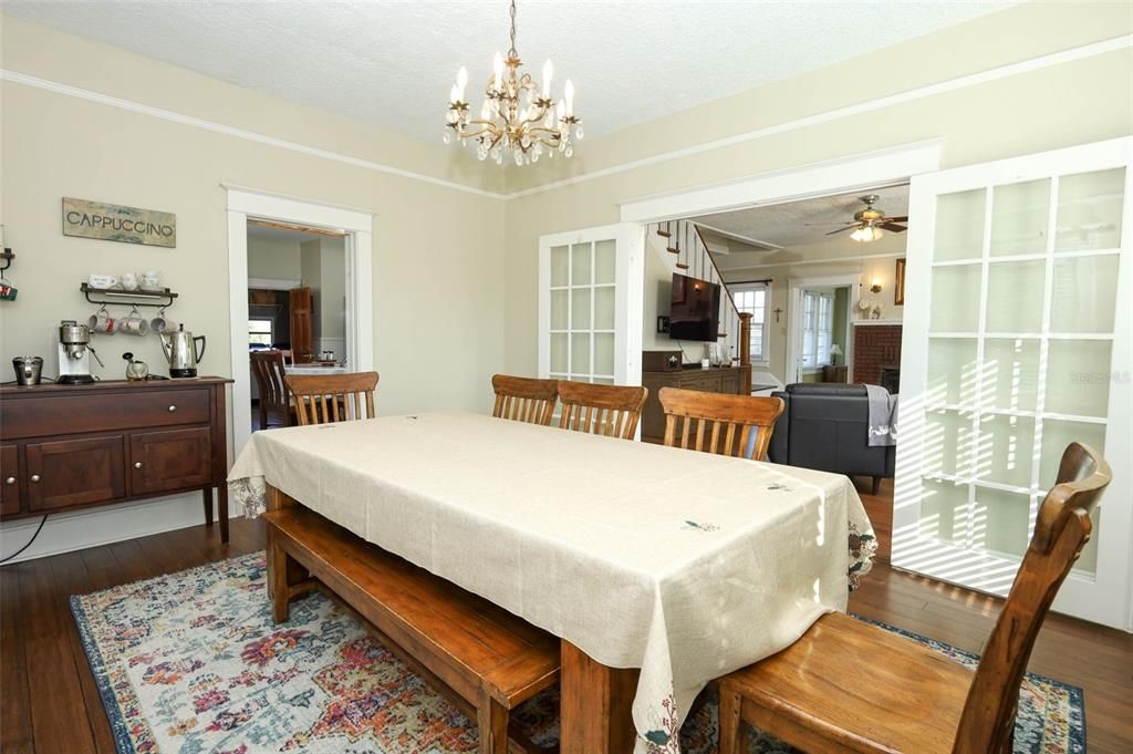 For Sale: $575,000 (4 beds, 2 baths, 2624 Square Feet)