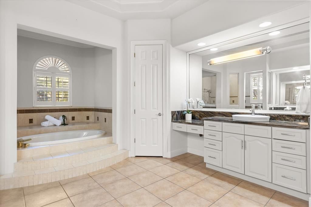 待售: $1,975,000 (5 贝兹, 5 浴室, 6259 平方英尺)