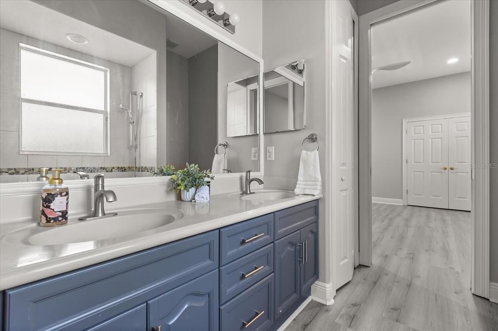 待售: $1,975,000 (5 贝兹, 5 浴室, 6259 平方英尺)