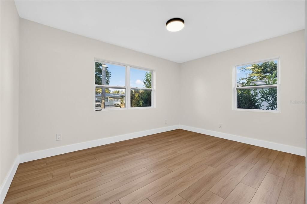 На продажу: $399,000 (2 спален, 1 ванн, 1105 Квадратных фут)