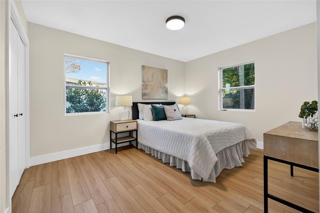 На продажу: $399,000 (2 спален, 1 ванн, 1105 Квадратных фут)