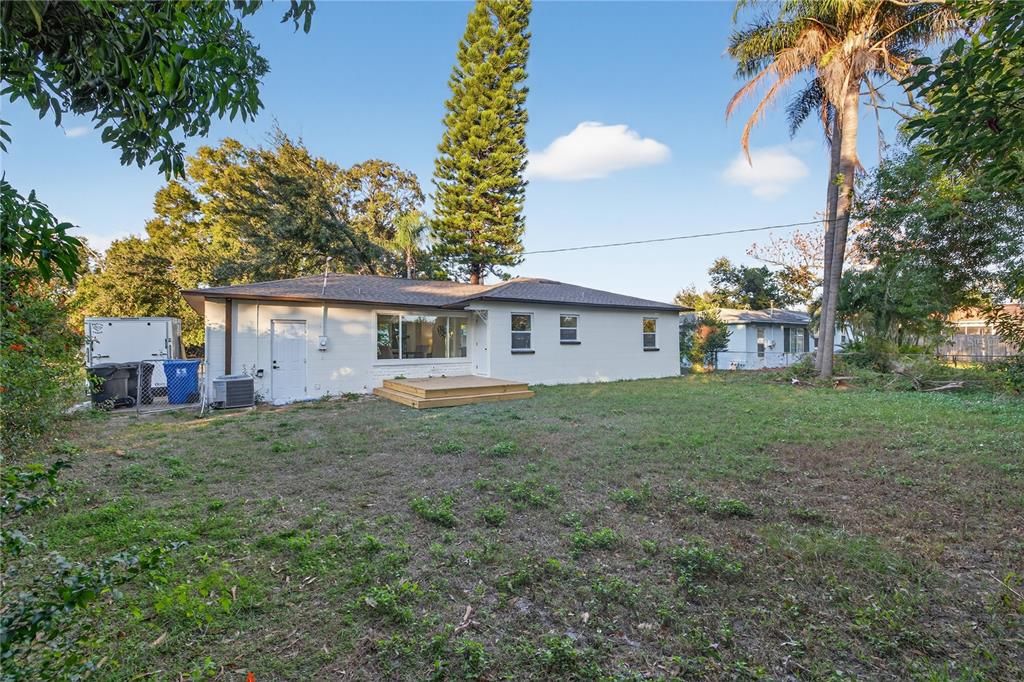 На продажу: $399,000 (2 спален, 1 ванн, 1105 Квадратных фут)