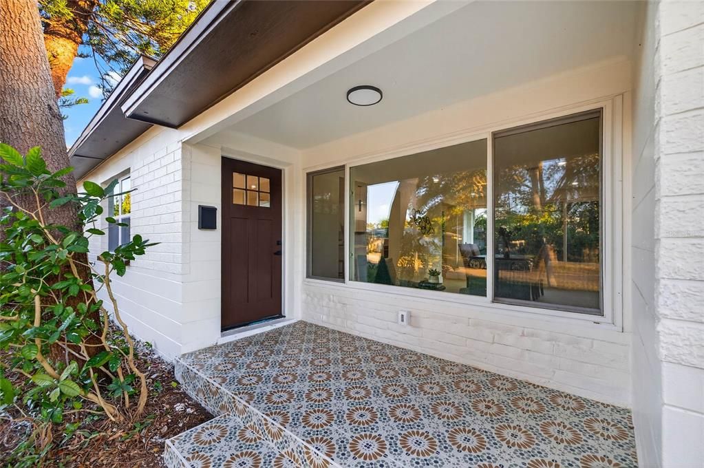 На продажу: $399,000 (2 спален, 1 ванн, 1105 Квадратных фут)