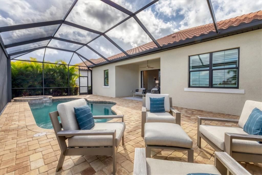 待售: $936,500 (4 贝兹, 3 浴室, 2231 平方英尺)