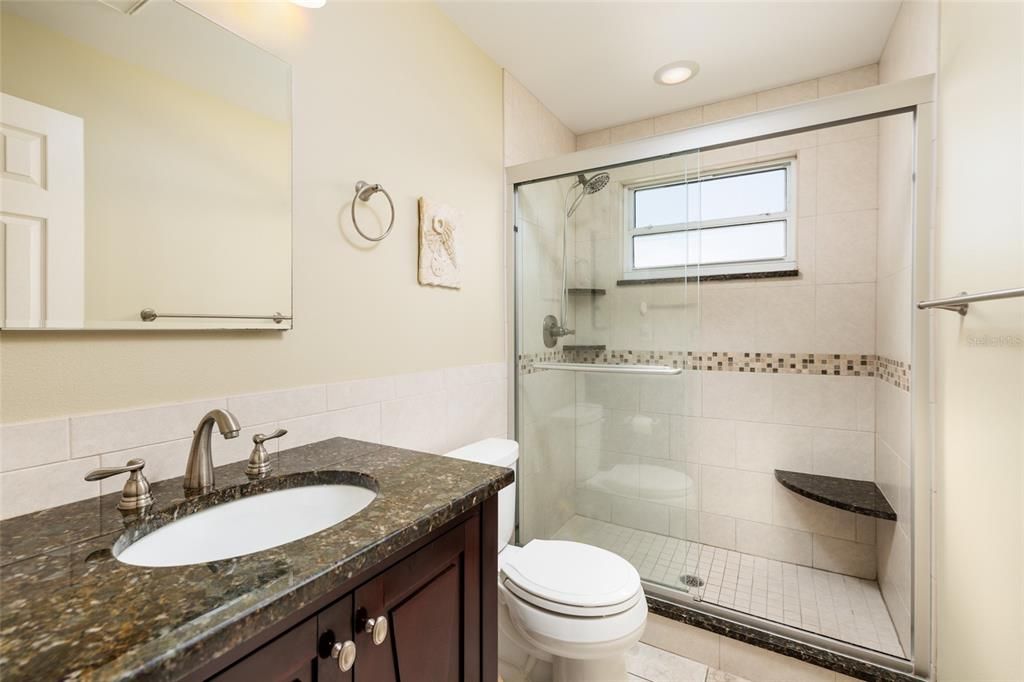 待售: $279,900 (2 贝兹, 2 浴室, 1250 平方英尺)