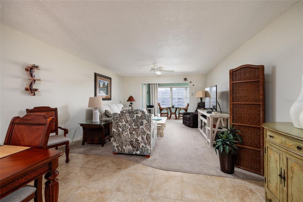 待售: $279,900 (2 贝兹, 2 浴室, 1250 平方英尺)