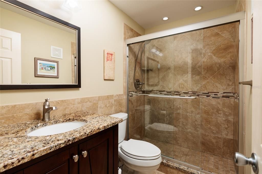 待售: $279,900 (2 贝兹, 2 浴室, 1250 平方英尺)