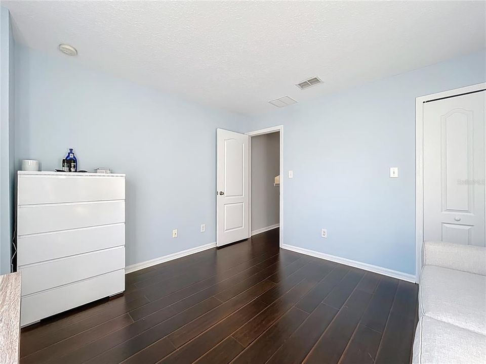 For Rent: $2,325 (3 beds, 3 baths, 1705 Square Feet)