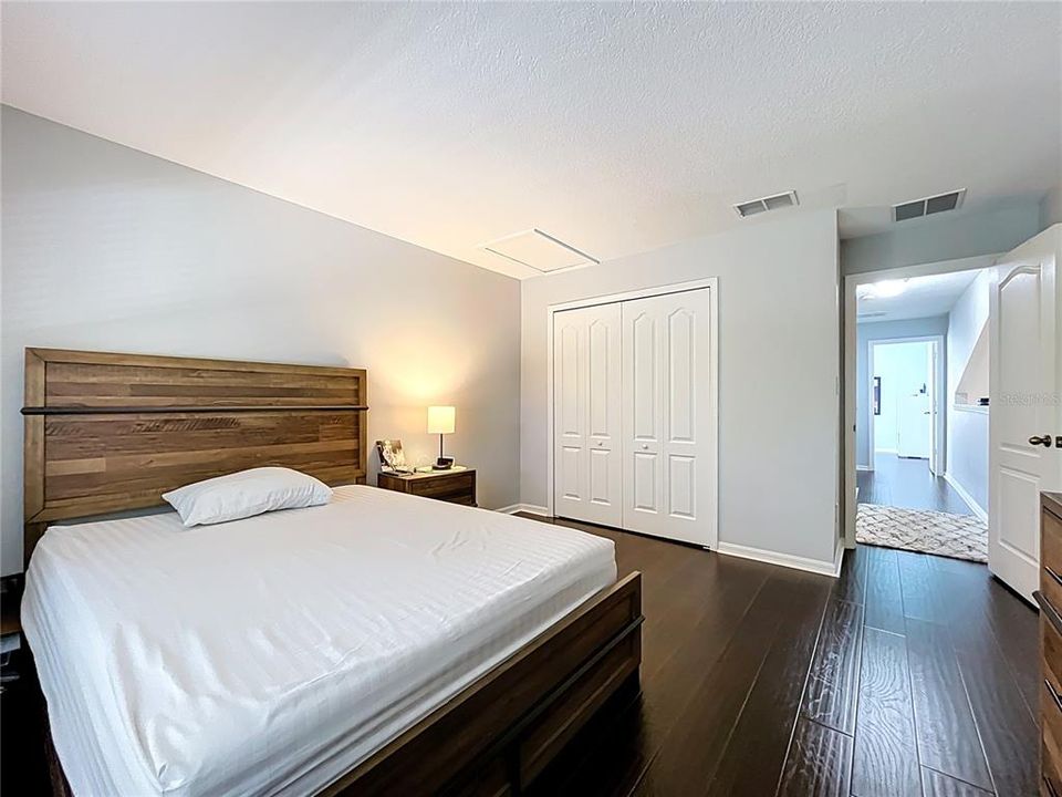 For Rent: $2,325 (3 beds, 3 baths, 1705 Square Feet)