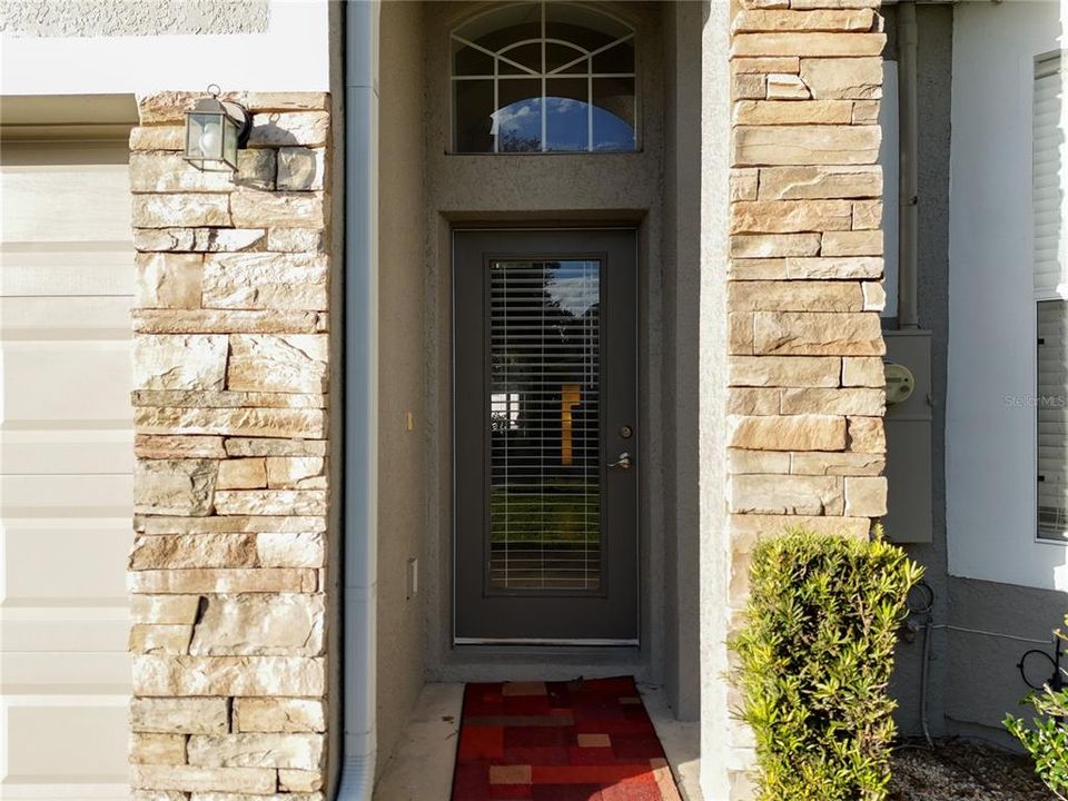 For Rent: $2,325 (3 beds, 3 baths, 1705 Square Feet)