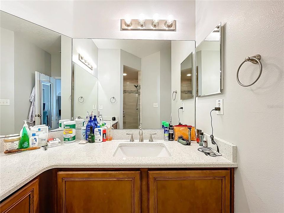 For Rent: $2,325 (3 beds, 3 baths, 1705 Square Feet)